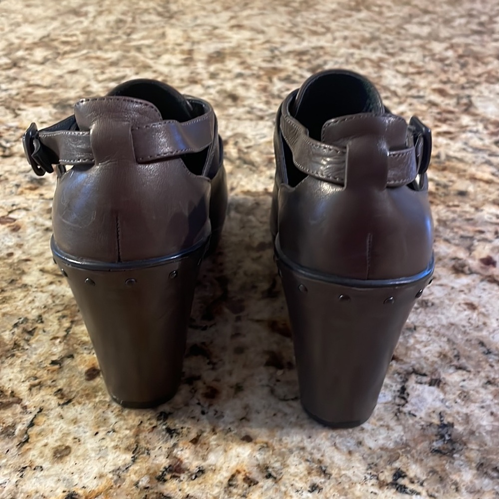 Dansko Wedge Platform Clogs! Gray. Size 38. Euc - image 2